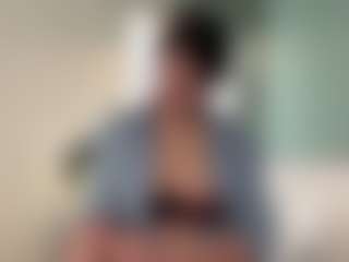 Live cam show with Kim - Moaning on sexylive.show
