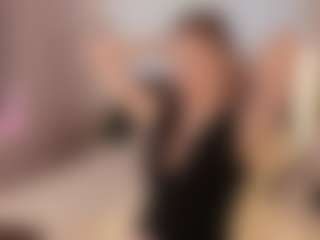 Live cam show with Eva-Hamilton - Upskirt on Milfs Live