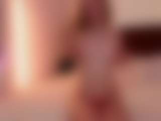 Live cam show with Eva-Hamilton - Blue Eyes on Cam Slut