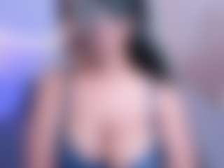 Live cam show with Mara-05 - Camel Toe on PervPlay.com