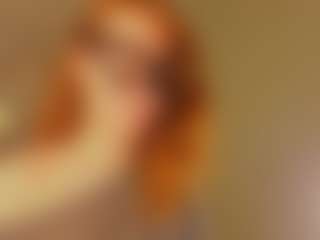 Live cam show with Margo-Kelly - Shaved Pussy on Hubzter Live