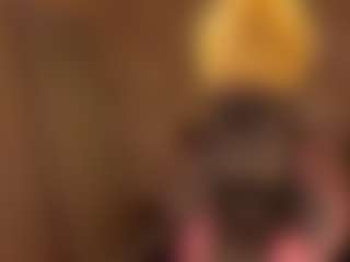 Live cam show with Margo-Kelly - Upskirt on intimatelivegirls.com