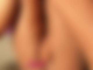 Live cam show with Only-Gia - Petite on StripNow