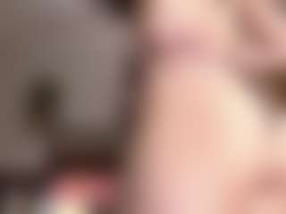 AizaXO MILF webcam performer live streaming