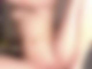 Live cam show with AizaXO - Striptease MILF on sexylivex.com