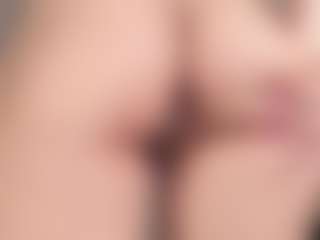 Live cam show with AizaXO - Striptease on xDating