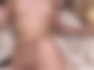 AizaXO MILF webcam performer live streaming