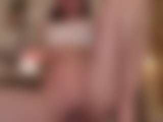 AizaXO MILF webcam performer live streaming