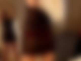 Live cam show with April-Nelson - Fingering on SquirtSoMuch