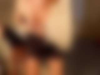 Live cam show with April-Nelson - Blonde Hair on fuck-show.com