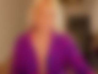 Live cam show with April-Nelson - Natural on Camsoda