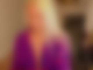 Live cam show with April-Nelson - Normal on crypto-cams