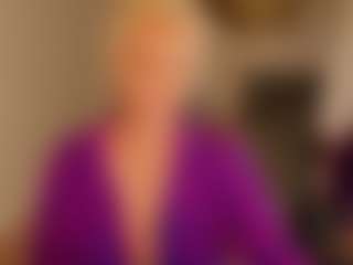 Live cam show with April-Nelson - Normal on Camsoda