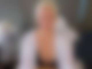 Live cam show with April-Nelson - Fingers on Dare Cams