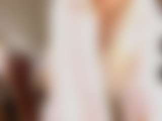 Live cam show with April-Nelson - Curvy on CamwithHer