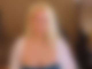 Live cam show with April-Nelson - Upskirt on Hubzter Live