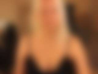Live cam show with April-Nelson - Blonde Hair Fetish on Uber Horny
