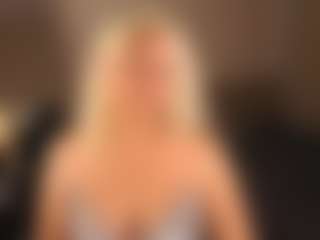April-Nelson's Live Sex Cam Show