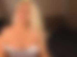 April-Nelson's Live Sex Cam Show