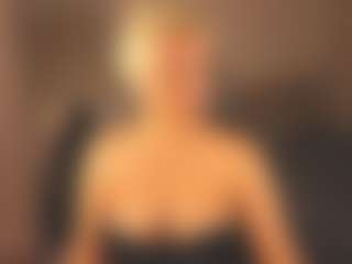 Live cam show with April-Nelson - Fingering on LiveSexCams6