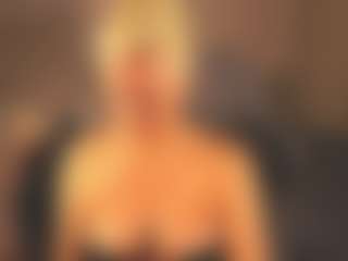 Live cam show with April-Nelson - Foot Fetish on UwU Esports