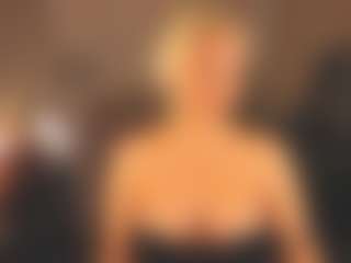 Live cam show with April-Nelson - Sexy on Milf Play