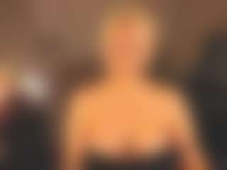 Live cam show with April-Nelson - Skinny White on Milf Play | netherlands