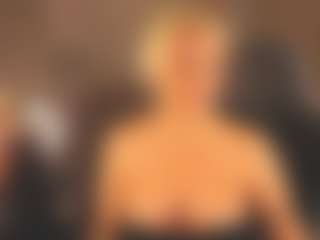 Live cam show with April-Nelson - Blonde Hair Shaved Pussy on Milf Play