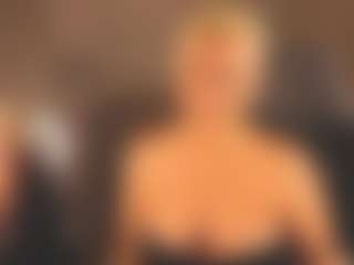 Live cam show with April-Nelson - Tease Blonde Hair on 1on1-livenow