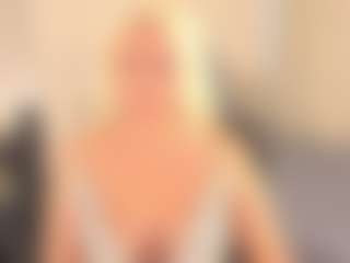 April-Nelson's Live Sex Cam Show