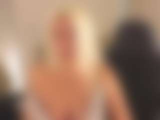 April-Nelson's Live Sex Cam Show