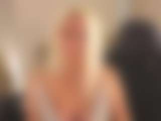 April-Nelson's Live Sex Cam Show