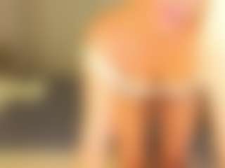 Live cam show with April-Nelson - Blonde Hair on Camsoda