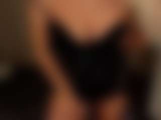 Live cam show with April-Nelson - BBW on crypto-cams