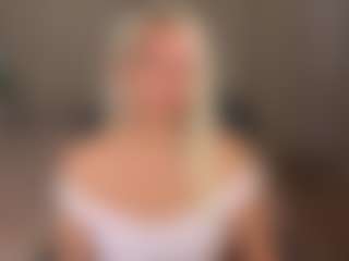 Live cam show with April-Nelson - Tittyfuck on Camsoda