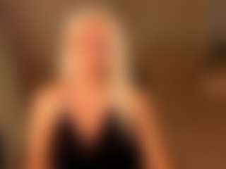 Live cam show with April-Nelson - Upskirt on Camsoda