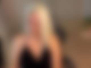 Live cam show with April-Nelson - Natural on Camsoda