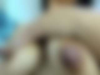 Live cam show with Clarise-Allen - Nipples on Free Soda