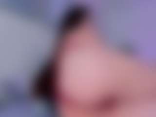 Live cam show with jessiie-joness - Butt Plug on TottyGirls