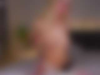 Live cam show with NanceyEngwall - Teen (18+) on hrnylive.com