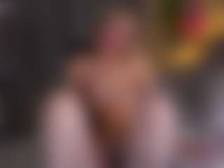 Live cam show with NanceyEngwall - Blonde Hair on xDating