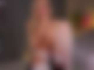Live cam show with NanceyEngwall - Body Massage on Pornisteam.com
