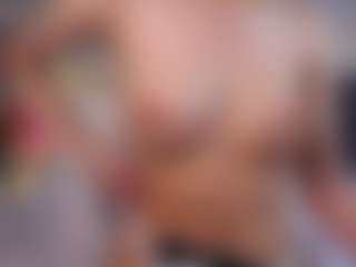 Live cam show with NanceyEngwall - Blonde Hair on xDating