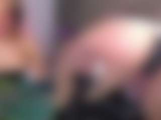 Live cam show with ViviCutie - Spank on AdultVida.com