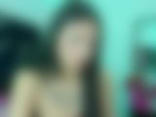Live cam show with evelottAllenx - Nipple Piercings on Latina Girls