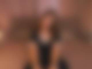 Live cam show with GracieFasano - Lush MILF on Livezox