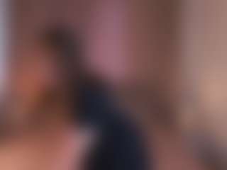 Live cam show with GracieFasano - Petite Teen (18+) on x69.live