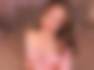 Live cam show with GracieFasano - Mature on AdultVida.com