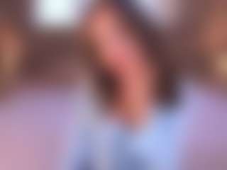 Live cam show with GracieFasano - Upskirt on TeamSkeetLive