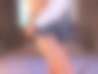Live cam show with GracieFasano - Middle Aged on friskycurves.com